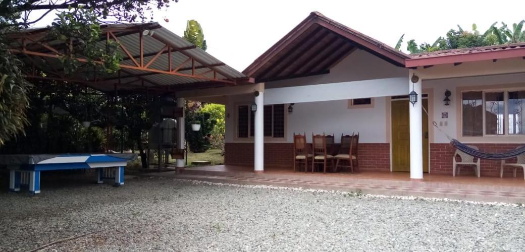Hotel Campestre Las Bailarinas Armenia  Buitenkant foto