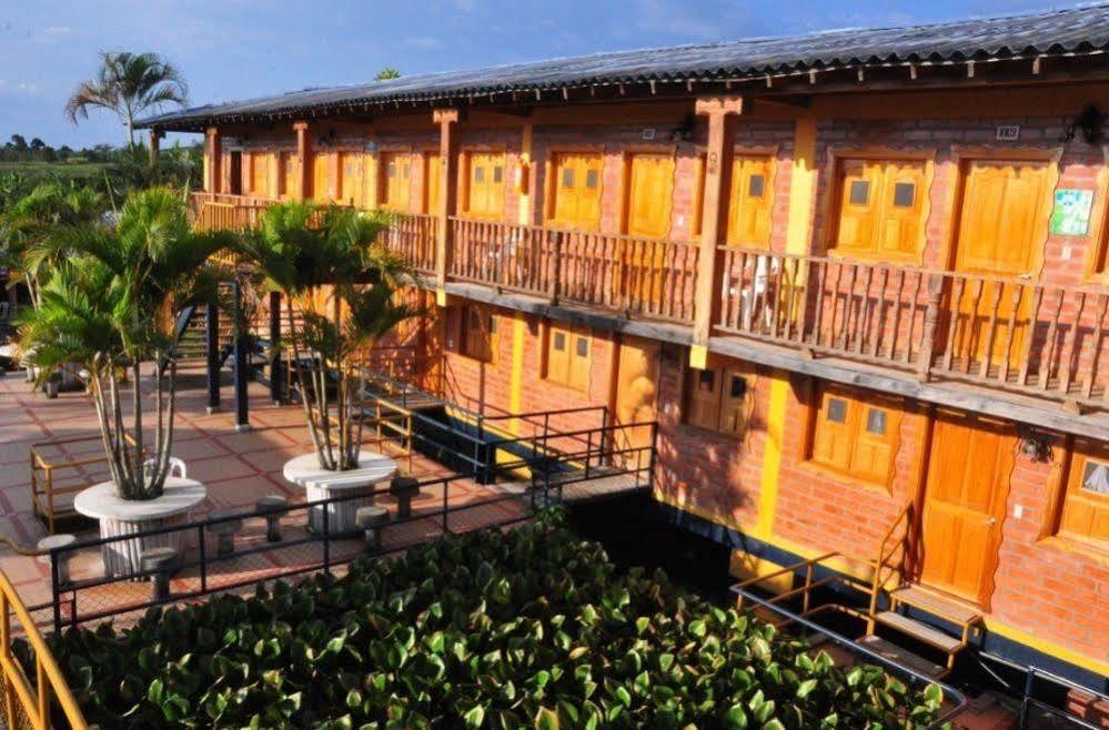 Hotel Campestre Las Bailarinas Armenia  Buitenkant foto