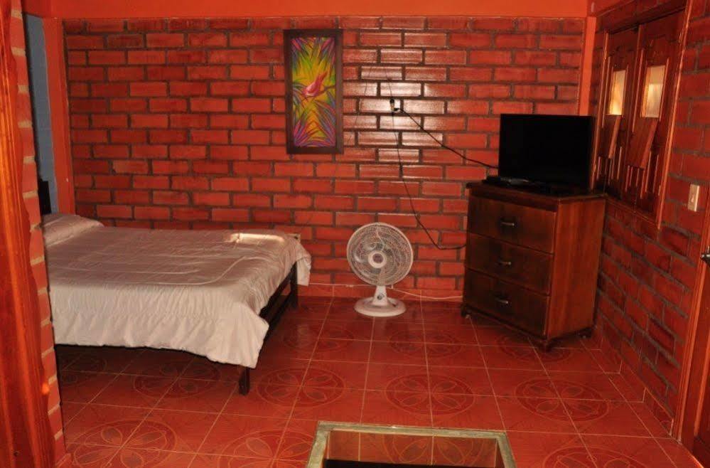 Hotel Campestre Las Bailarinas Armenia  Buitenkant foto